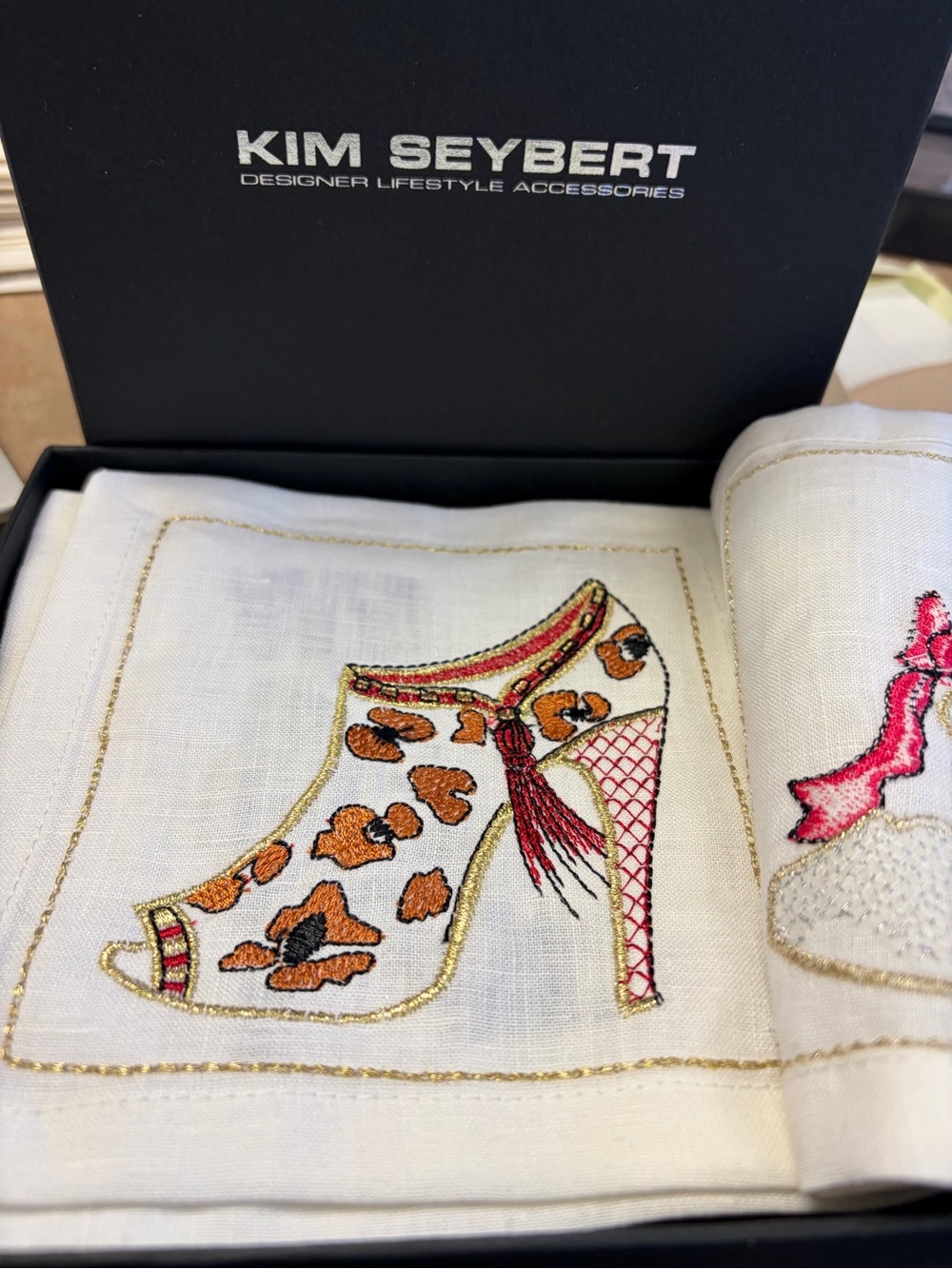 Kim Seybert Embroidered High Heel Linen Cocktail Napkins - Picture 3 of 7
